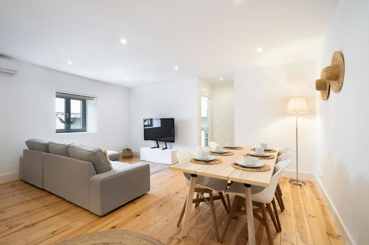Warm And Cozy Parquet Flooring Apartment In ألمادا المظهر الخارجي الصورة