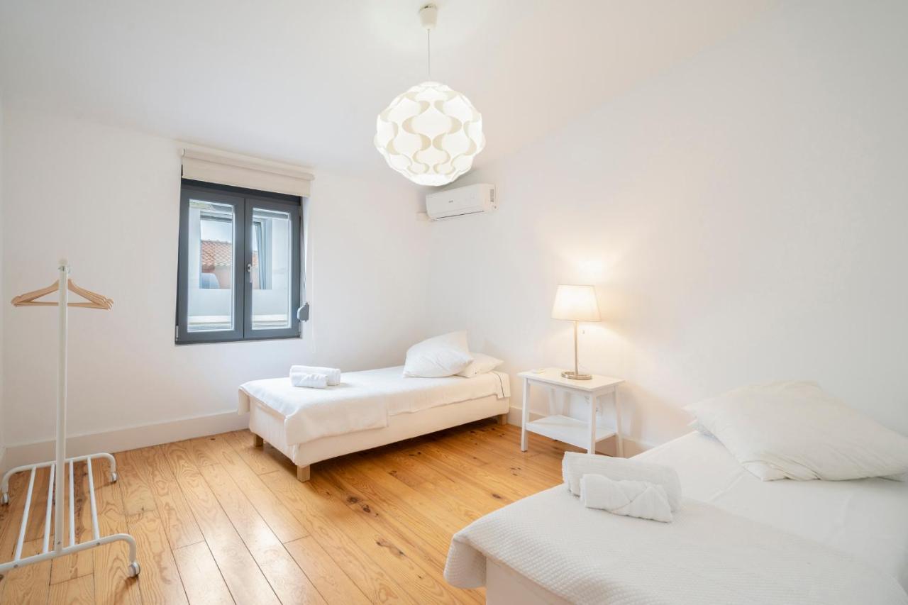 Warm And Cozy Parquet Flooring Apartment In ألمادا المظهر الخارجي الصورة