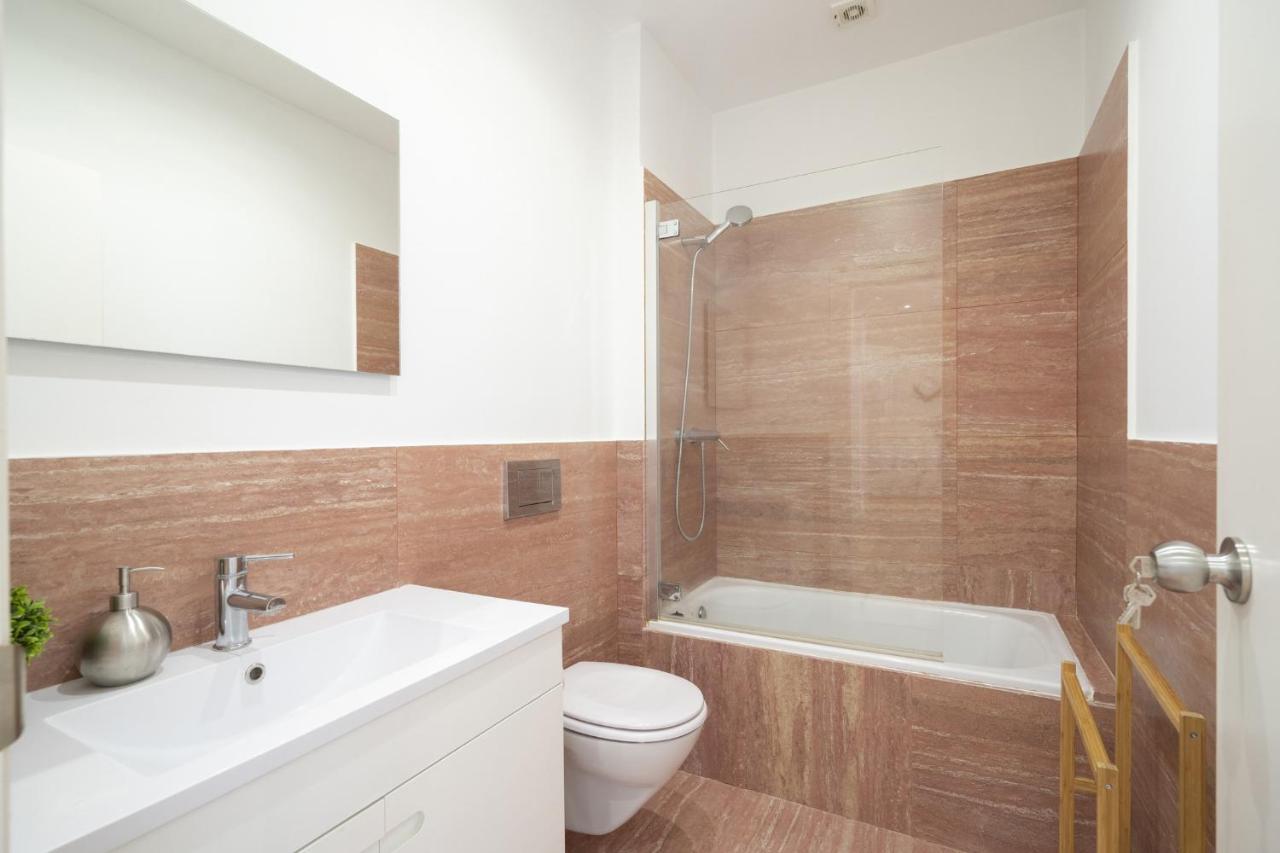 Warm And Cozy Parquet Flooring Apartment In ألمادا المظهر الخارجي الصورة