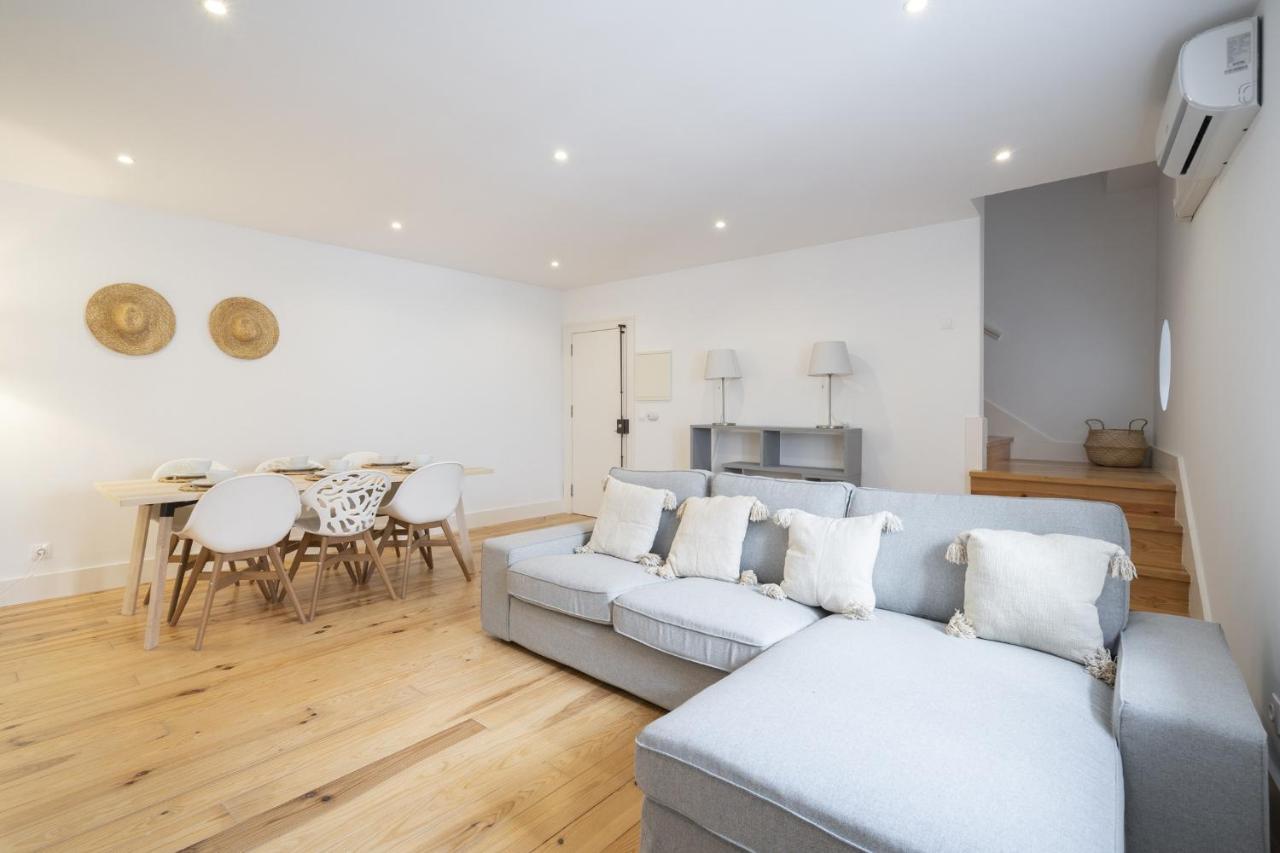 Warm And Cozy Parquet Flooring Apartment In ألمادا المظهر الخارجي الصورة